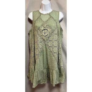 Umgee Mini Dress Size Medium Lace Crochet Ruffle‎ Hems Sleeveless Back Keyhole